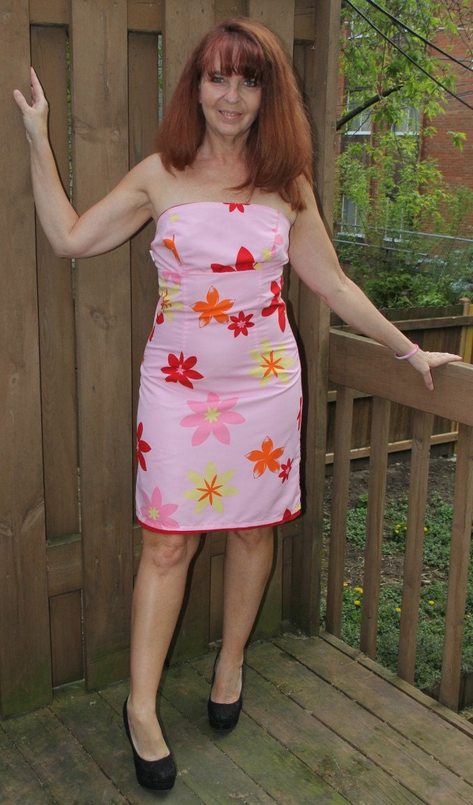 strapless hawaiian dress Pua Manu Mahina and a flowy maxi bodice inspired by Honolulus beauty. Palolo Coral Orchid Long Strapless