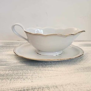 Vintage Zeh Scherzer Bavaria Gravy Boat With Attached Saucer 1950s OBO V008