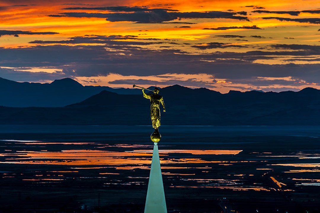 Bountiful Mormon LDS Temple Sunset, Angel Moroni, Great Salt Lake ...