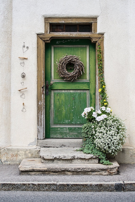 アート・デザイン・音楽 Mittel Europa Style and Design Old Cottage Door,austrian Mountain Village, European Landscape