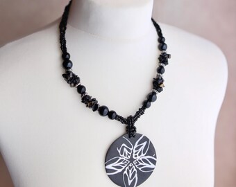 Capiz Shell round Pendant Necklace Seed Bead & Pearl  2005 UK Design