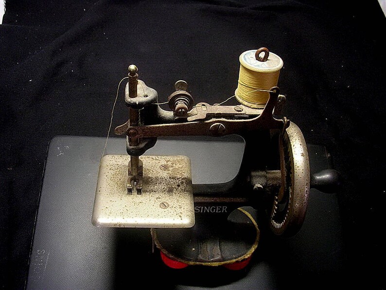 Singer Miniature 20-10 Child's Sewing Machine 1920's | Etsy