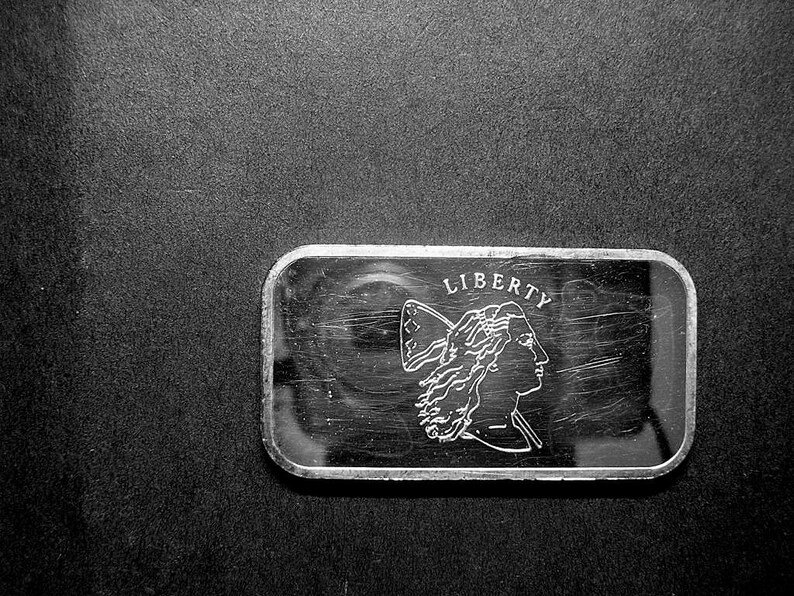 1 Troy Oz.,#817 Washington Mint 1973 Early Lady Liberty Art Bar Solid .999/% Silver