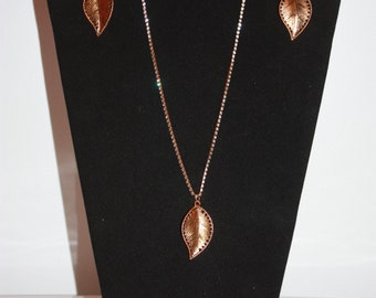 Gold leaf necklace and earring set