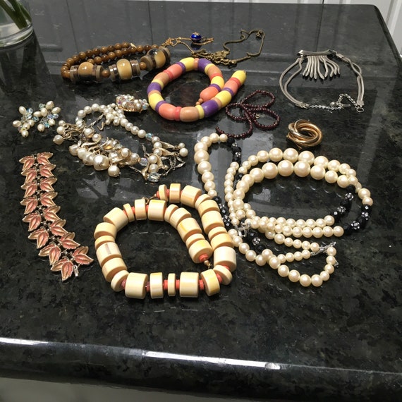 Lot of jewelry from 1970’s-1980’s - image 8