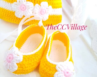 Yellow crochet baby girl shoes and baby hat set, Crochet Baby Shoes and hat with white flowers, personalized gift winter hat and shoes