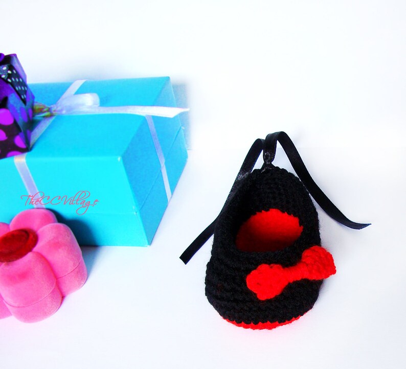 Black Crochet Baby Girl Shoes Red Flower or Bow Crochet Etsy