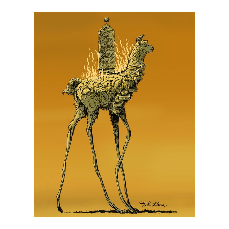 K&ouml;nnte beinhalten: Eine Linienzeichnung eines Lamas mit langem Hals und langen Beinen. Das Lama tr&auml;gt eine Steinstruktur auf seinem R&uuml;cken. Die Struktur ist mit komplizierten Mustern verziert und hat Flammen, die aus der Spitze kommen. Der Hintergrund ist einfarbig gelb. Das Bild ist unten rechts mit "Tiki Lima" signiert.
