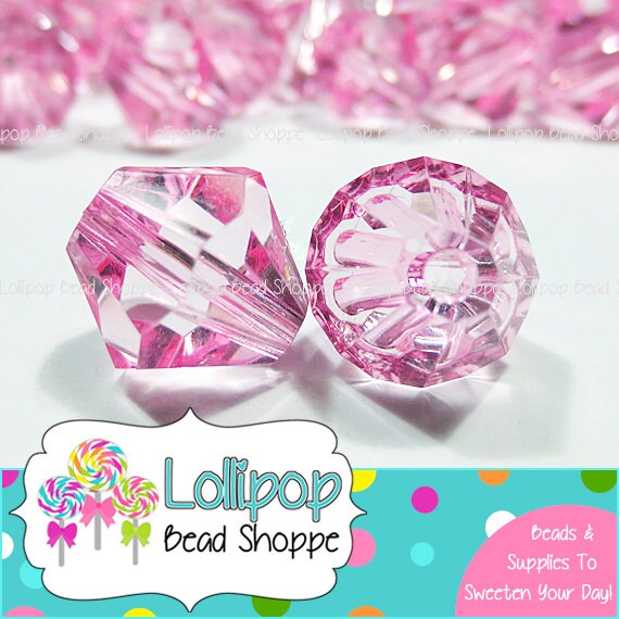 30 MIXED COLOUR HEART CHARMS-PLASTIC PENDANTS-ACRYLIC-BABY SHOWER-CRAFT-18MM