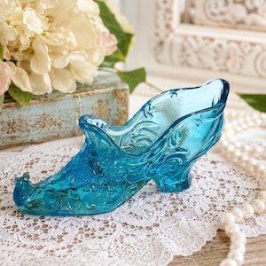 Vintage Mosser Blue Glass Slipper / Blue Glass Slipper / Vintage Mosser Blue Glass Shoe / Blue Floral Glass Elf Shoe