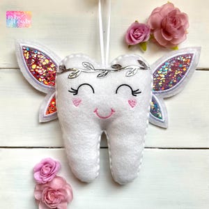 Almofada personalizada da Fada do Dente, com asas de fada do arco-íris holográficas, faixa de cabeça de louro prateado e bolso para dinheiro, menina ou menino