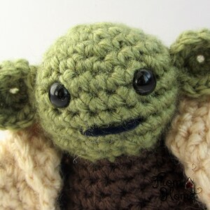 Crochet Humanoid Alien Doll with Removable Cloak - Amigurumi, Doll, Plush, Figurine, Handmade, Gift for Sci-Fi Fans
