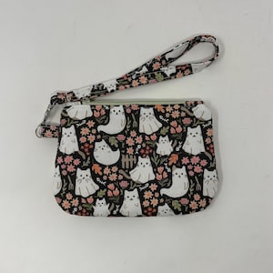 Ghost Cat Clutch