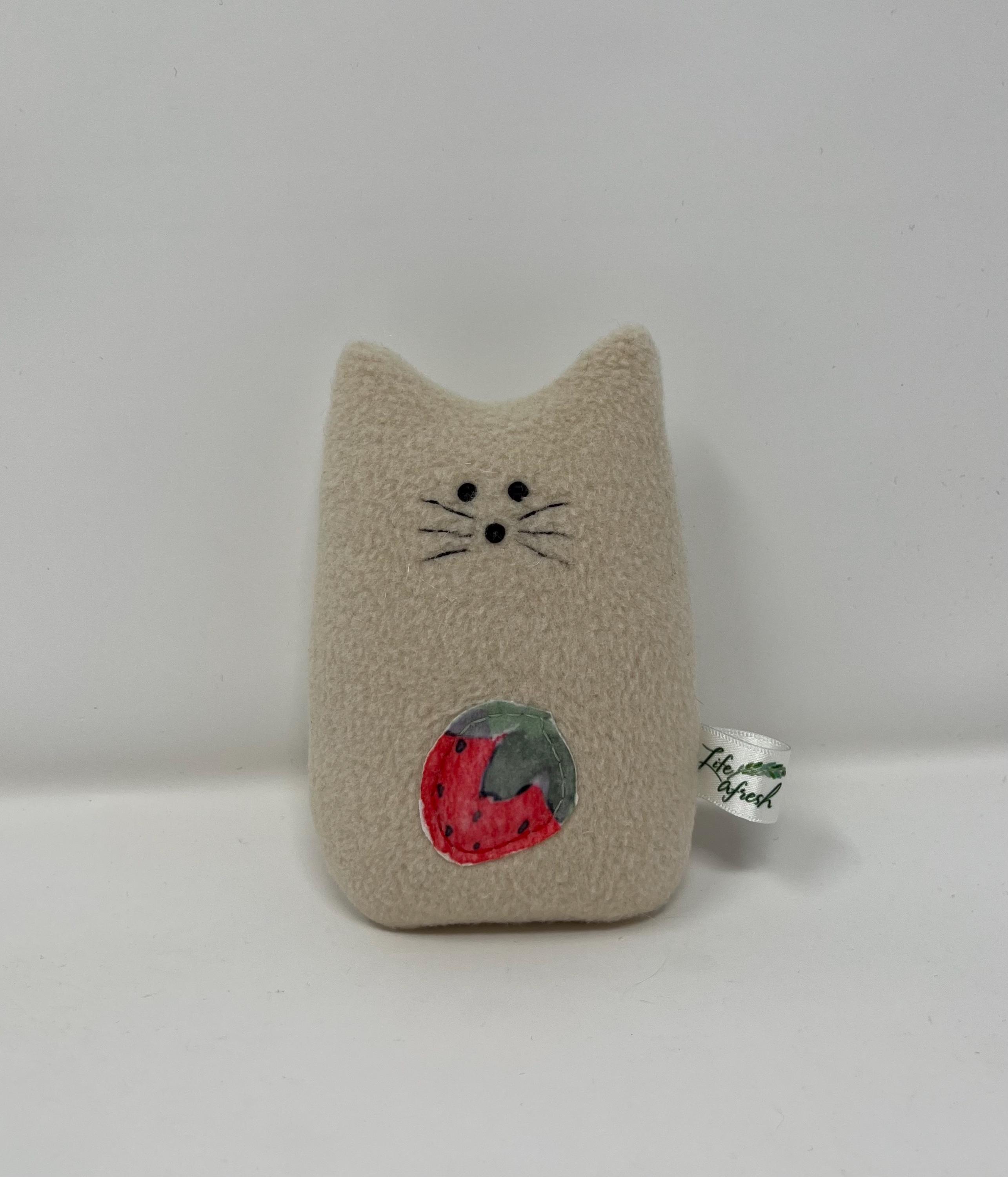 いちご猫ぬいぐるみ - Etsy 日本