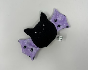 Murciélago de peluche de felpa con alas de telaraña