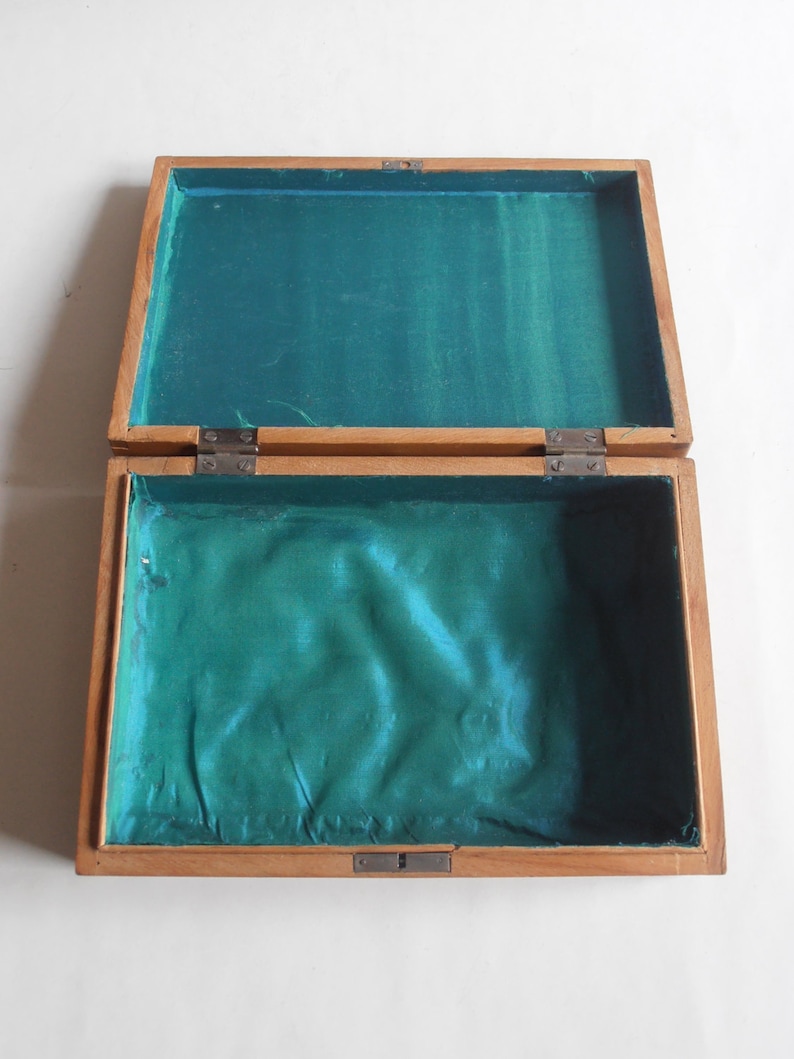vintage wooden jewelry box