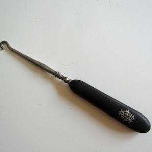 Antike Ebenholz KnopfHaken mit Silber Monogramm