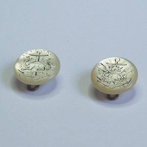 Antike gravierte Perlmutt Manschettenknöpfe Souvenir von Le Havre