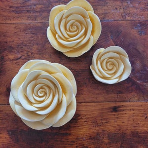 Yellow roses, wall hanging rose sculptures, rose gift, pastel yellow, set of yellow roses, yellow rose art, light yellow rose gift image 3