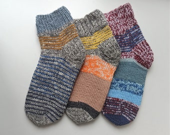 Size 41-42 EU Hand knitted lambswool socks