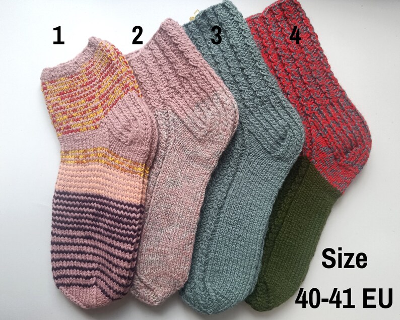 Size 40-41 EU Hand knitted lambswool socks image 2