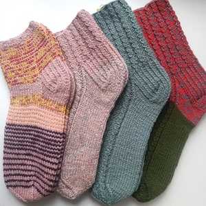 Size 40-41 EU Hand knitted lambswool socks image 1