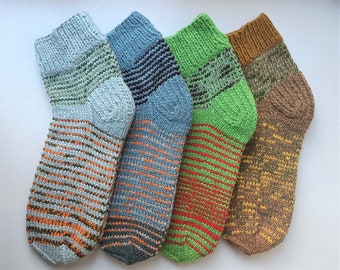 Size 41-42 EU Hand knitted lambswool socks