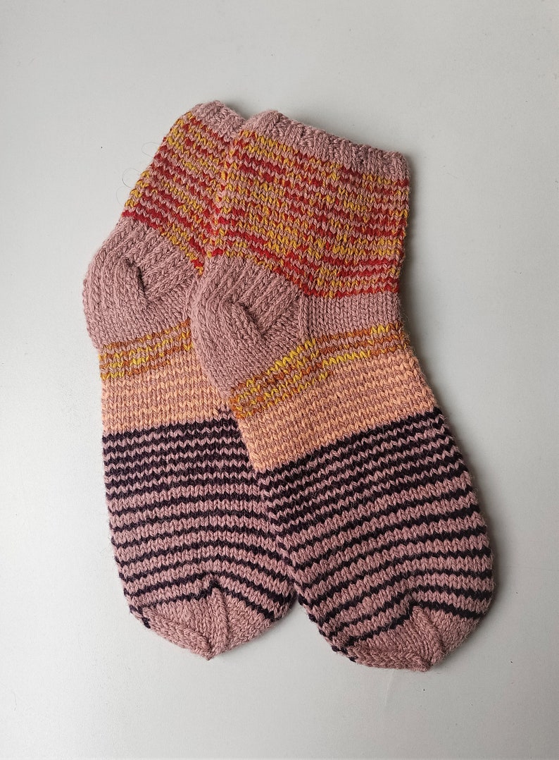 Size 40-41 EU Hand knitted lambswool socks image 4