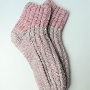 Size 40-41 EU Hand knitted lambswool socks image 5