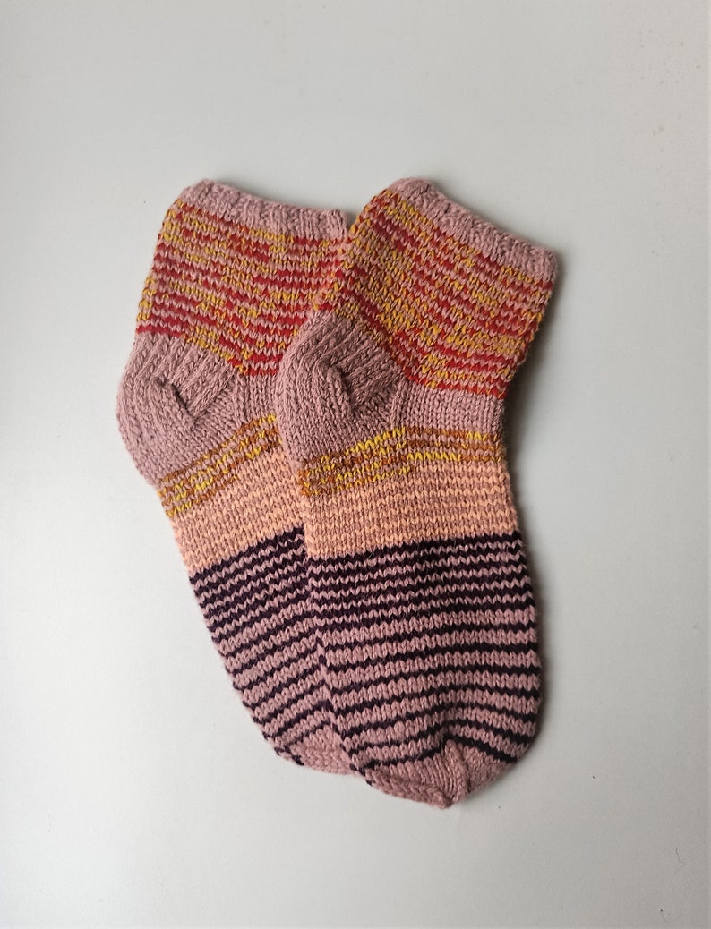 Size 40-41 EU Hand knitted lambswool socks image 3