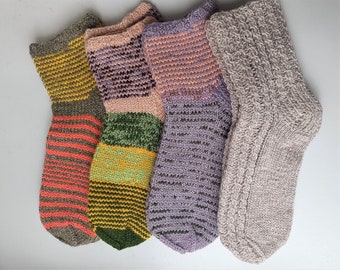 Size 41-42 EU Hand knitted lambswool socks