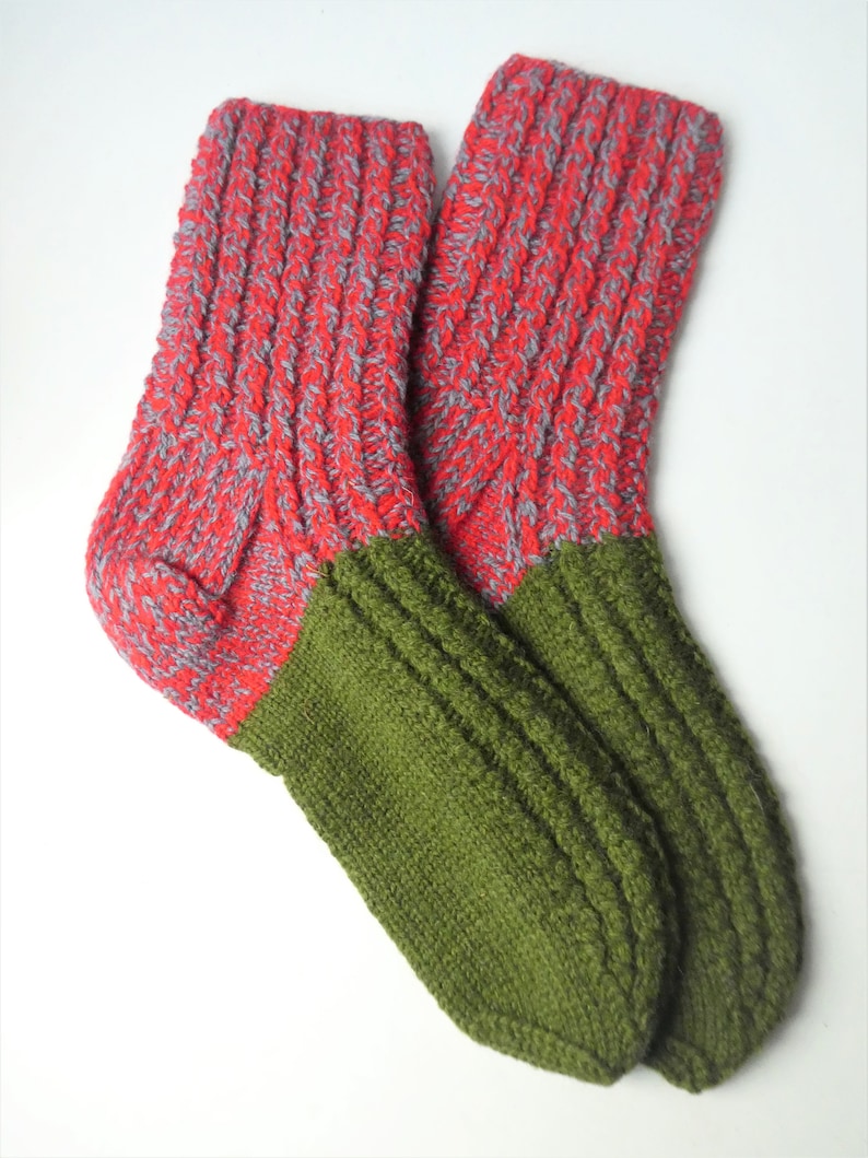 Size 40-41 EU Hand knitted lambswool socks image 9