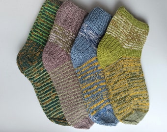 Size 43 - 44 EU Hand knitted lambswool socks,