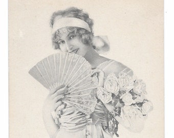 RISERVATO AD ADRIENNE - Cartolina dama con ventaglio, ca. 1910