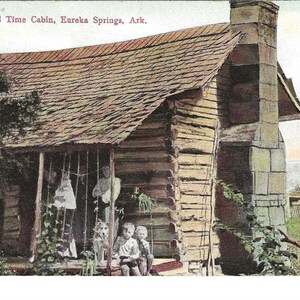 Cartolina fotografica della baita in legno dell'Arkansas, c. 1910