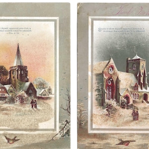 Può includere: Due cartoline rettangolari con scene di chiese invernali, edifici e alberi coperti di neve. Ogni cartolina riporta il testo Study to show thyself approved unto God, a workman that needeth not to be ashamed, 2 Tim. 2:15 e un piccolo uccello nella parte inferiore.