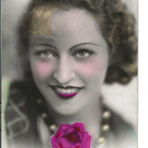 Carte postale photo Belle femme italienne, v. 1930