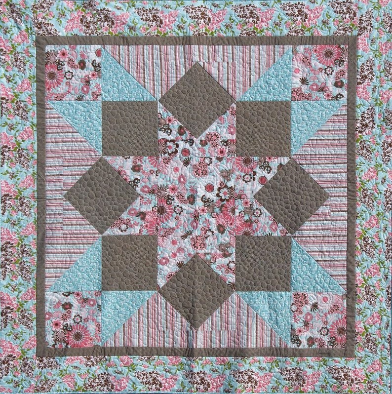 Bloomin' Star  Quilt Pattern image 1