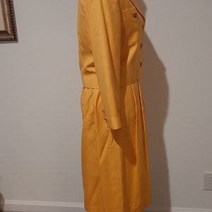 Années 1970 Femme doublée Don Caster Marigold 2 Pièces Jupe dautomne Costume avec veste crop Taille S-M/Vtg Femmes Jaune/Or 2 Pièces Jupe Costume Taille S-M image 3