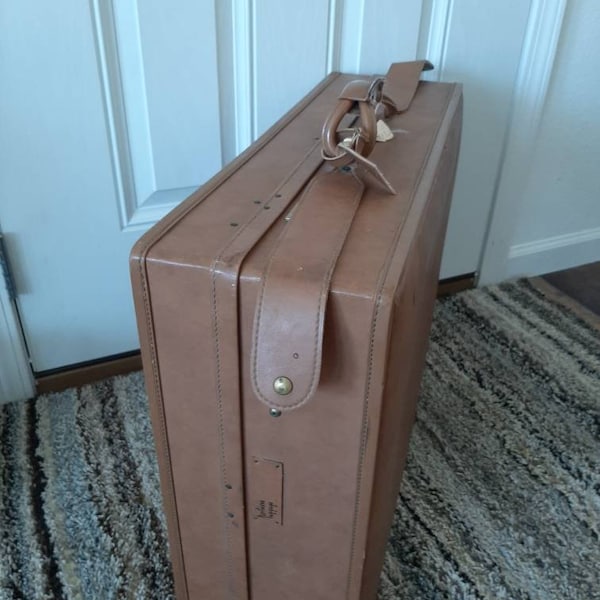 Mid Century Golden Tan Faux Leather Hartmann Luggage 25" X 19.5" X 8"/1960s-70s  Brown Hartmann Suitcase/Paisley Interior/Weekend Suitcase