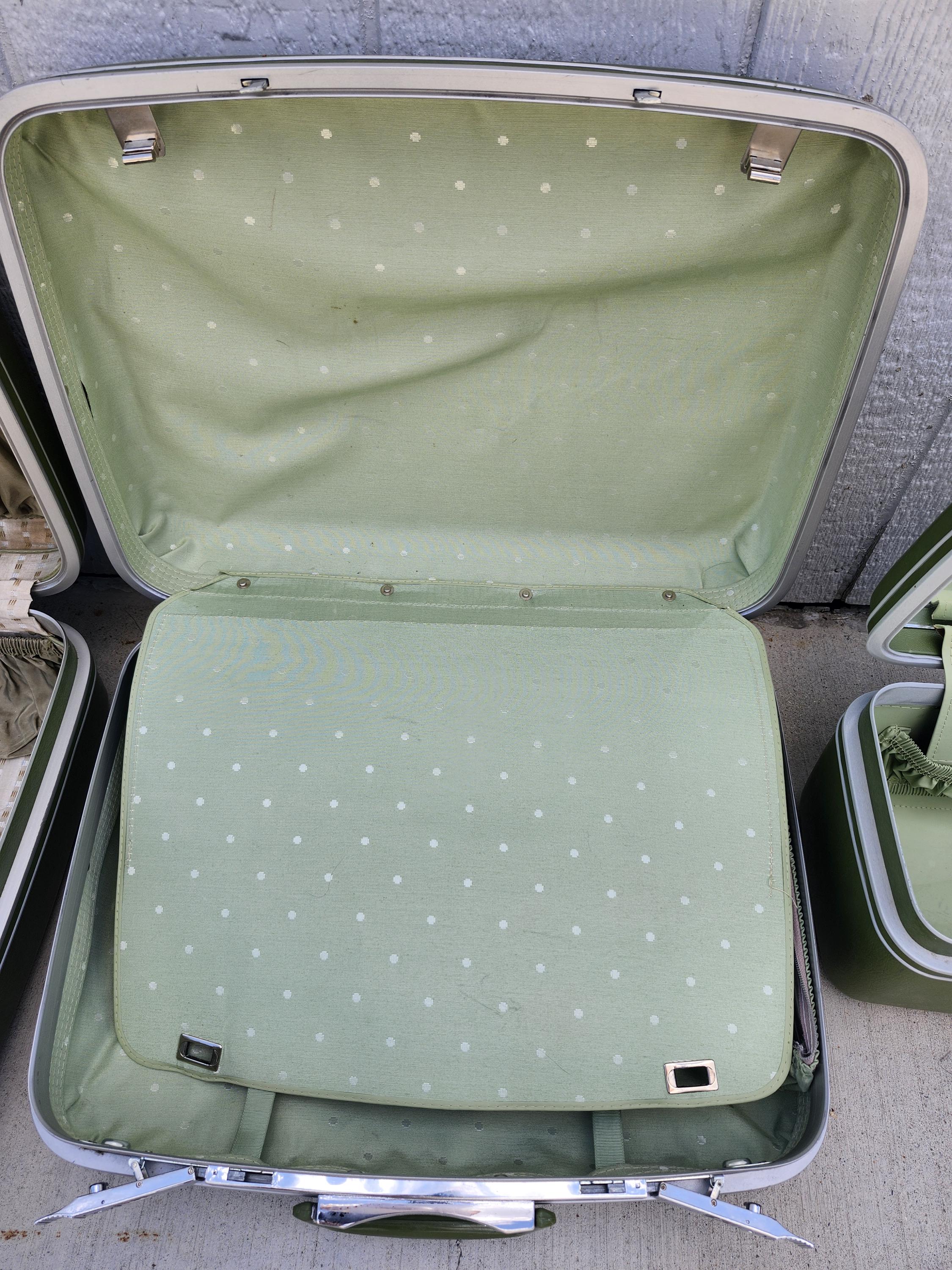 USA 1960’s Samsonite AVOCADO VINTAGE BAG Vintage Samsonite Avocado Green Leather Suitcase 1960s/70s 24