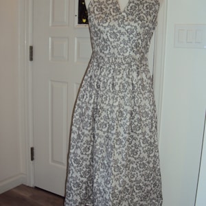 1970s Womens Novelty Print Black/White Floral Cotton Halter Sun Dress Size M/50s Rockabilly Cotton Halter Dress/Vtg Print Swing Dress