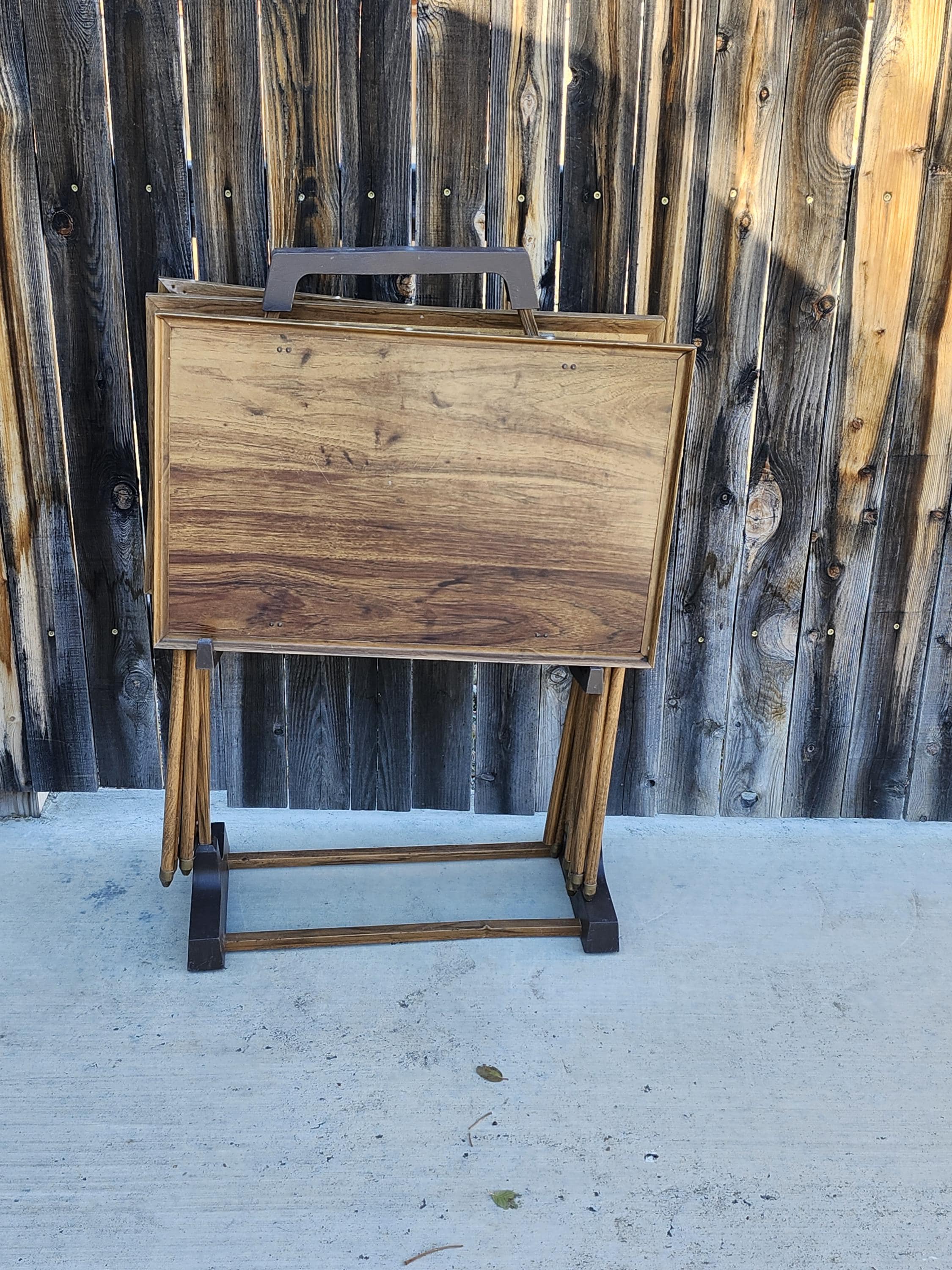 1970s-80s Metal Faux Wood Set Of folding TV Trays Stand 34