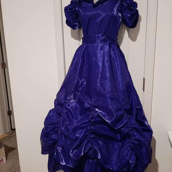 1980s-90s Womens Royal Purple Organza Iridescent Scarlett O'Hara Ballgown Size XS-S/ Vintage Womens Royal Blue/Purple Off Shoulder Ballgown