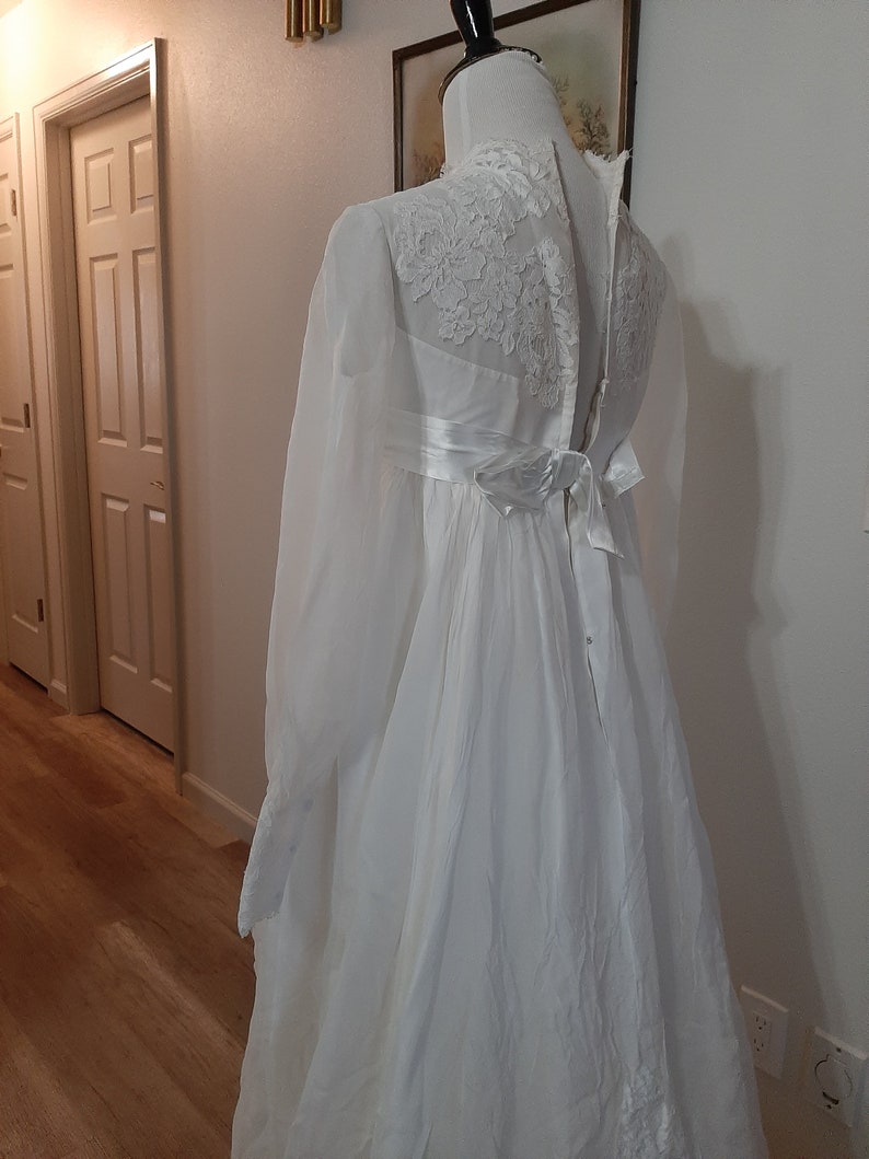 1970s Womens White Taffeta/Chiffon/Lace/Satin Ribbon Gunne Sax Style Wedding Dress Size XS-S/ Edwardian White Empire Waist/Train Bridal Gown image 5