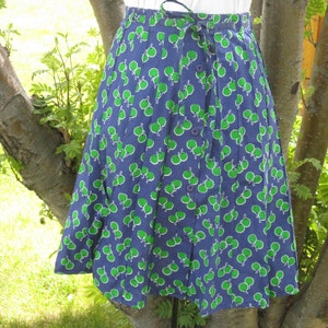 1960s-70s Womens Sanibel Sport Navy/Lime Green Adjustable Waist Skirt/ Knee Length Skirt / Tie Belt Skirt/ Vintage Cotton Skirt Size XS-S
