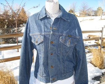 1970s Men's/Womens's Denim Jean Jacket By Maverick Size XS-S Men, M-L Women / Vtg Denim Jean Jackets/ 70s Jean Jackets/ 70s Denim