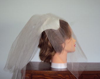 Mid Century Ivory Fingertip Wedding Veil With Blusher/ 70s Wedding Veils/ Short Bridal Veils/Ivory Veils/Vintage Wedding Veils