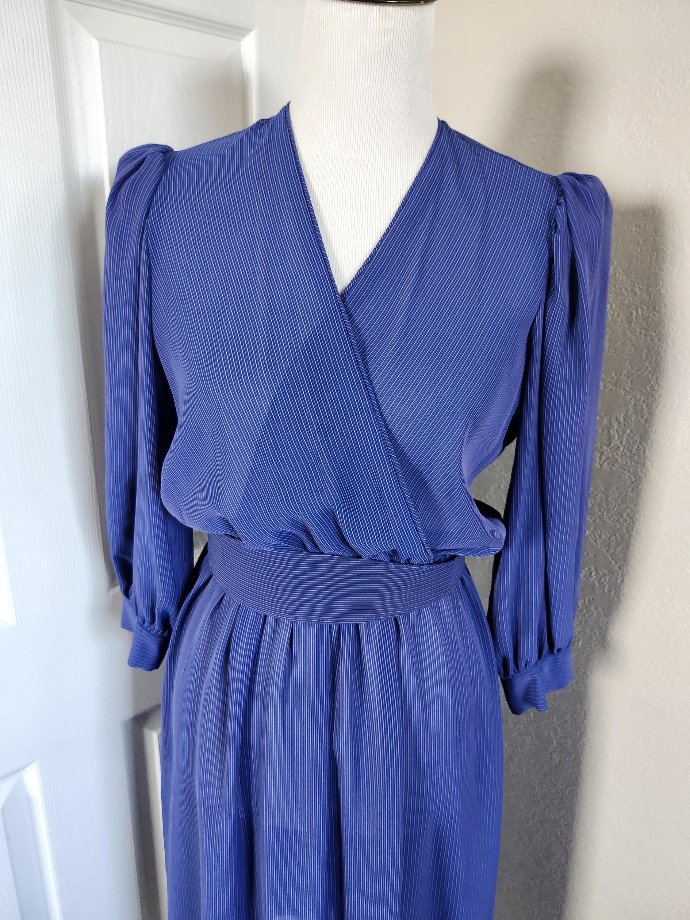 1980s-90 Womens Liz Roberts Inc 100% Polyester Fall Purple/Pink Semisheer Natural Waist Career Dress with Matching Belt Knee Length Size 7-8