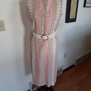 1970s Womens Spring/Summer Pink/Beige/White Sleeveless Shift Dress Size M/Mid Century Womens Mandarin Collar Shift Dress Pink Buttons Size M